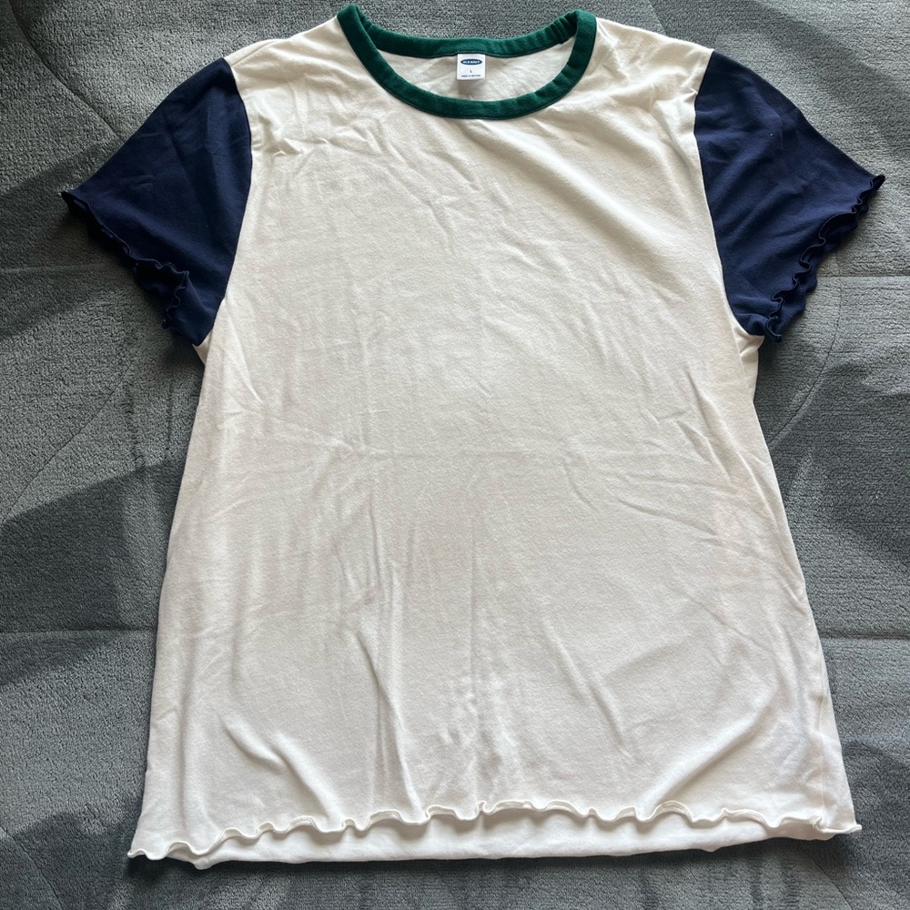 L Old Navy T-shirt